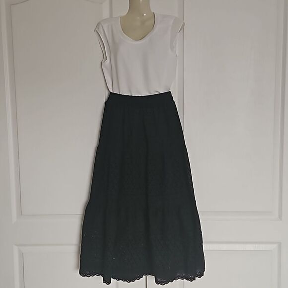 Suzy Shier Bundle 2 Piece Sleeveless Top & Eyelet Embroidery Maxi Skirt XS Black - Picture 2 of 16